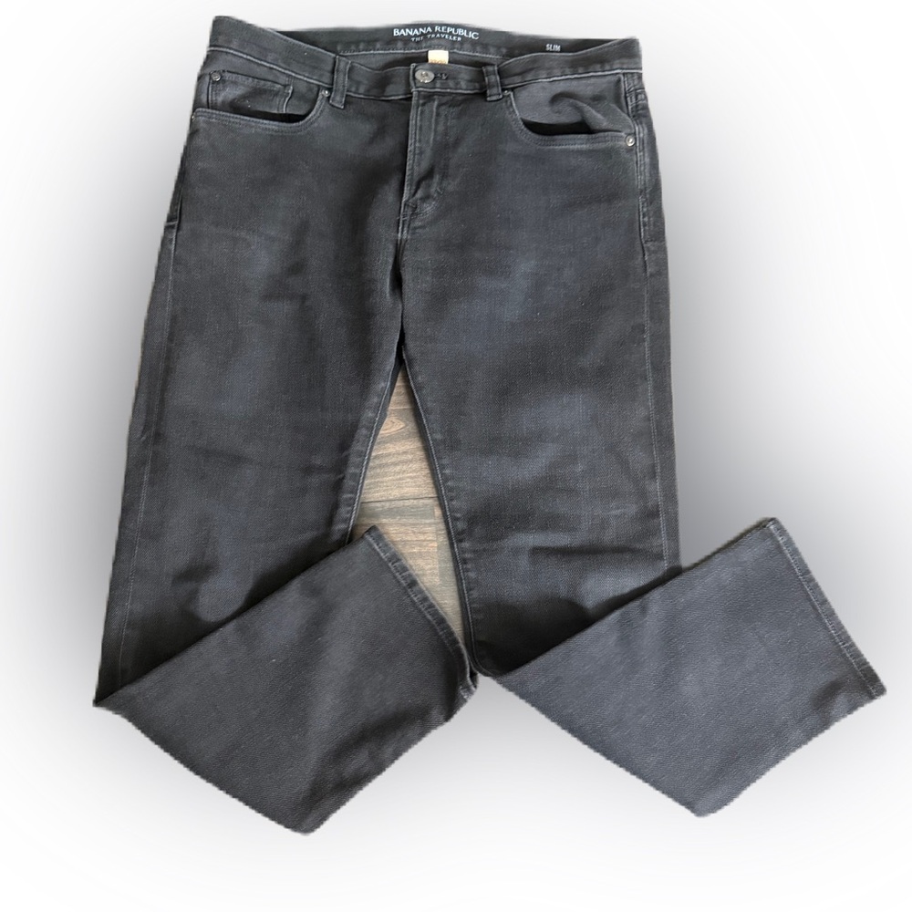 Banana Republic Men’s The Traveler Slim Black Jeans. Size 33x30